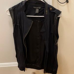 Black casual vest